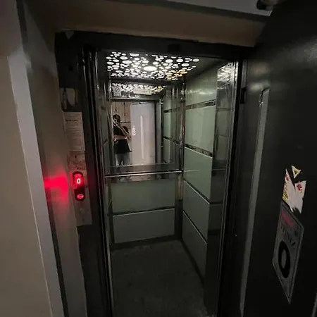 Appartement House In Sisli,central Istambul