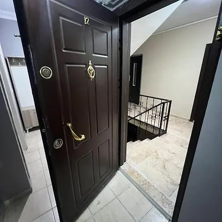 Appartement House In Sisli,central Istambul